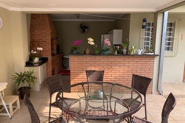 Casa &agrave; venda - 220m&sup2; - Centro