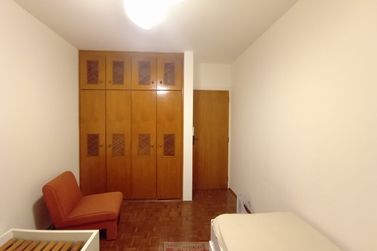 Apartamento para alugar - 130m&sup2; - Centro
