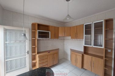 Casa &agrave; venda - 240m&sup2; - Centro