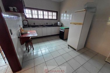 S&iacute;tio &agrave; venda - 220m&sup2; - Centro