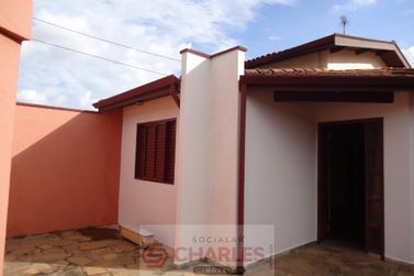 Casa &agrave; venda - 100m&sup2; - Centro