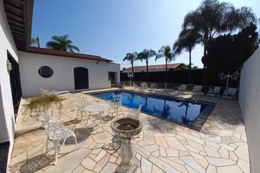 Casa &agrave; venda - 431m&sup2; - Centro