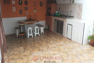 Casa &agrave; venda - 200m&sup2; - Centro