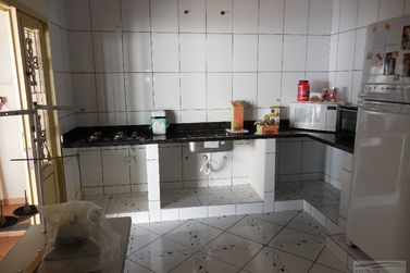 Casa &agrave; venda - 200m&sup2; - Centro