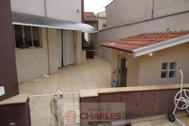 Casa &agrave; venda - 392m&sup2; - Centro