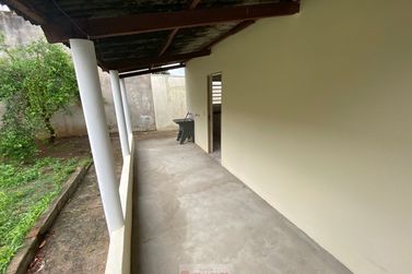 Casa &agrave; venda - 100m&sup2; - Centro
