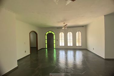 Casa &agrave; venda - 293m&sup2; - Centro