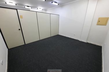 Sal&atilde;o Comercial para alugar - 30m&sup2; - Centro