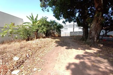 Terreno para alugar - 350m&sup2; - Centro
