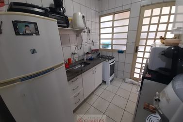Casa &agrave; venda - 100m&sup2; - Centro