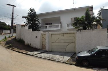 Casa &agrave; venda - 360m&sup2; - Centro