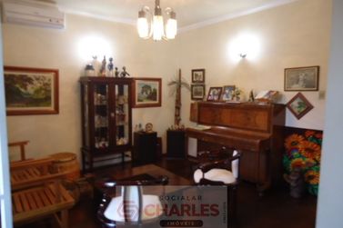 Casa &agrave; venda - 205m&sup2; - Centro