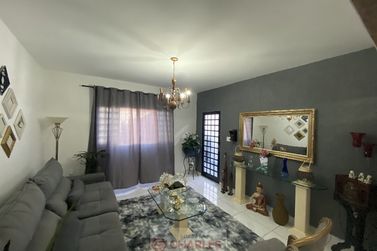 Casa &agrave; venda - 120m&sup2; - Centro