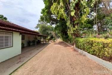 S&iacute;tio &agrave; venda - 160m&sup2; - Centro