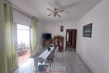 Casa &agrave; venda - 210m&sup2; - Centro