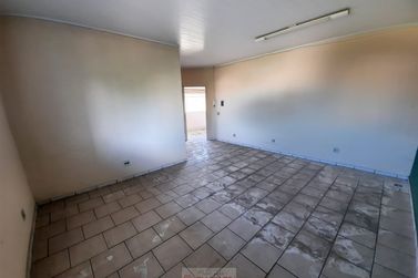 Sal&atilde;o Comercial para alugar - 28m&sup2; - Centro