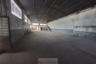 Sal&atilde;o Comercial para alugar - 407m&sup2; - Centro
