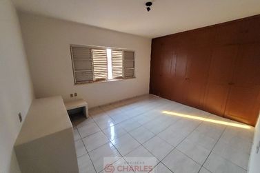 Casa &agrave; venda - 444m&sup2; - Centro