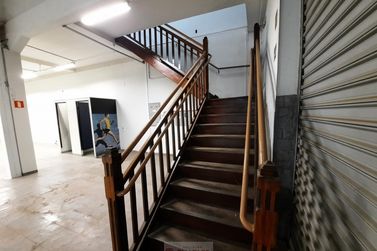 Sal&atilde;o Comercial para alugar - 777m&sup2; - Centro
