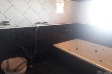 S&iacute;tio &agrave; venda - 700m&sup2; - Centro