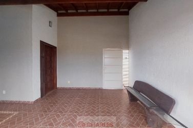 Casa para alugar - 240m&sup2; - Centro