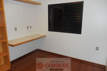 Apartamento &agrave; venda - 180m&sup2; - Centro