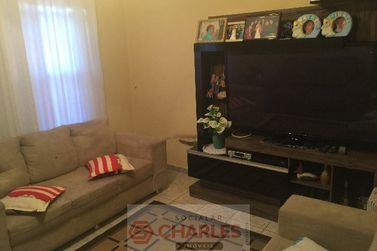 Casa &agrave; venda - 200m&sup2; - Centro