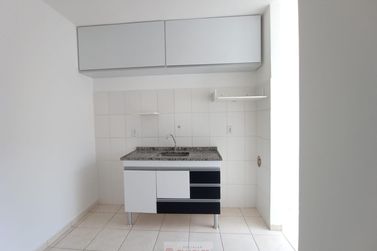 Apartamento para alugar - 60m&sup2; - Centro