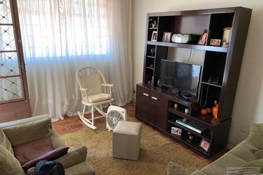 Casa &agrave; venda - 100m&sup2; - Centro