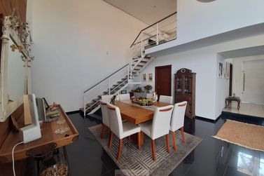 Casa &agrave; venda - 326m&sup2; - Centro