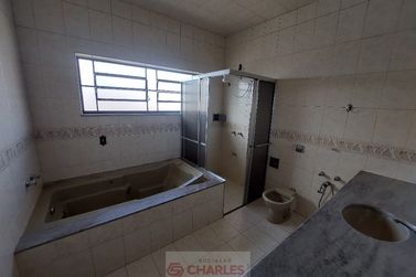 Casa para alugar - 268m&sup2; - Centro