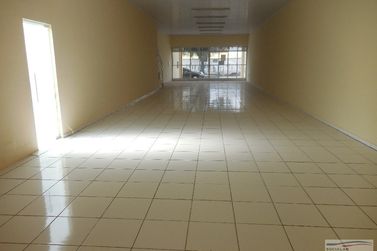 Sala Comercial &agrave; venda - 450m&sup2; - Centro