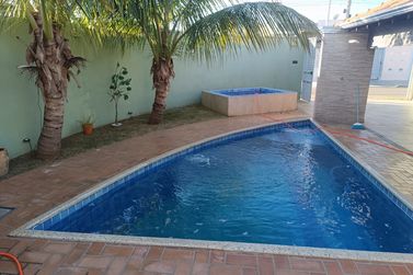 Ch&aacute;cara &agrave; venda - 100m&sup2; - Jardim Imperial 