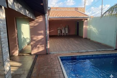 Ch&aacute;cara &agrave; venda - 100m&sup2; - Jardim Imperial 