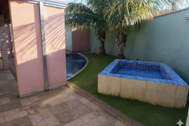 Ch&aacute;cara &agrave; venda - 100m&sup2; - Jardim Imperial 