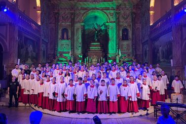 Cantata de Natal Encanta cerca de 2 mil Pessoas na Igreja Matriz de Passos