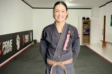 Professora de Jiu-jitsu ensina técnicas de defesa pessoal para mulheres