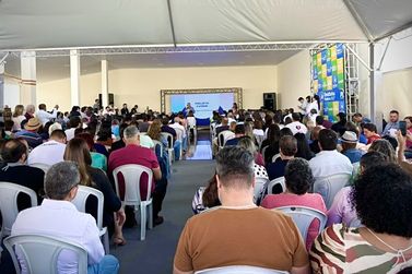 Deputado Federal Emidinho Madeira faz convite para novo Encontro de Lideran&ccedil;as