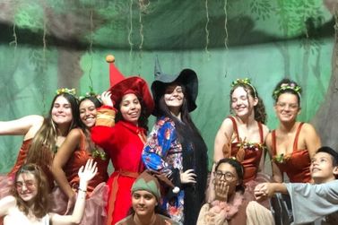 12&ordf; Turma do Curso Livre de Teatro da Adesc apresenta espet&aacute;culo natalino