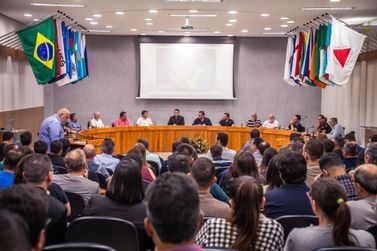 Assembleia da AMEG re&uacute;ne prefeitos e representantes de cons&oacute;rcios regionais