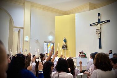 Um encontro inesquec&iacute;vel com Jesus: 84 crian&ccedil;as recebem a 1&ordf; Comunh&atilde;o em Nova Resende