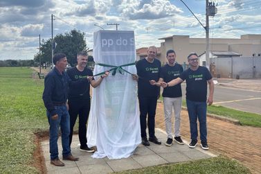 Sicredi celebra um ano em Delfin&oacute;polis com entrega de esta&ccedil;&atilde;o de hidrata&ccedil;&atilde;o