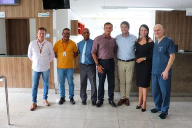Secretário Fábio Baccheretti conhece estrutura de saúde de Pará de Minas