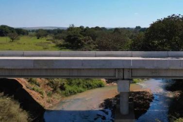 Governo de Minas inaugura ponte em rodovia que liga Lagoa da Prata a Moema