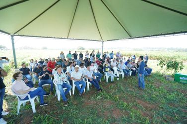 Dia de Campo da Fiman reúne 150 pessoas em visita à propriedade rural