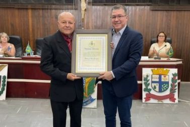 Capitão Melo recebe título de cidadão honorário de Paranavaí