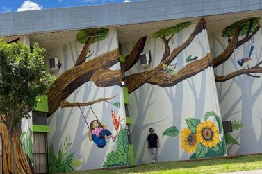Biblioteca Pública de Paraíso do Norte ganha mural com tema sustentável