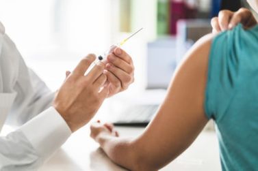 Grupos prioritários podem tomar vacina contra gripe a partir da próxima semana