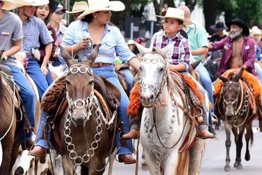 Neste sábado (18), cavalgada abre a programação oficial da 52ª ExpoParanavaí