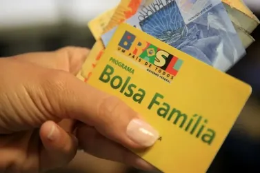 Bolsa Fam&iacute;lia paga benefici&aacute;rios com NIS final 4 nesta segunda (23)
